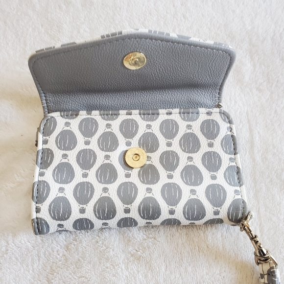 Wrislet Wallet for iPhone/iPod - Picture 3 of 5